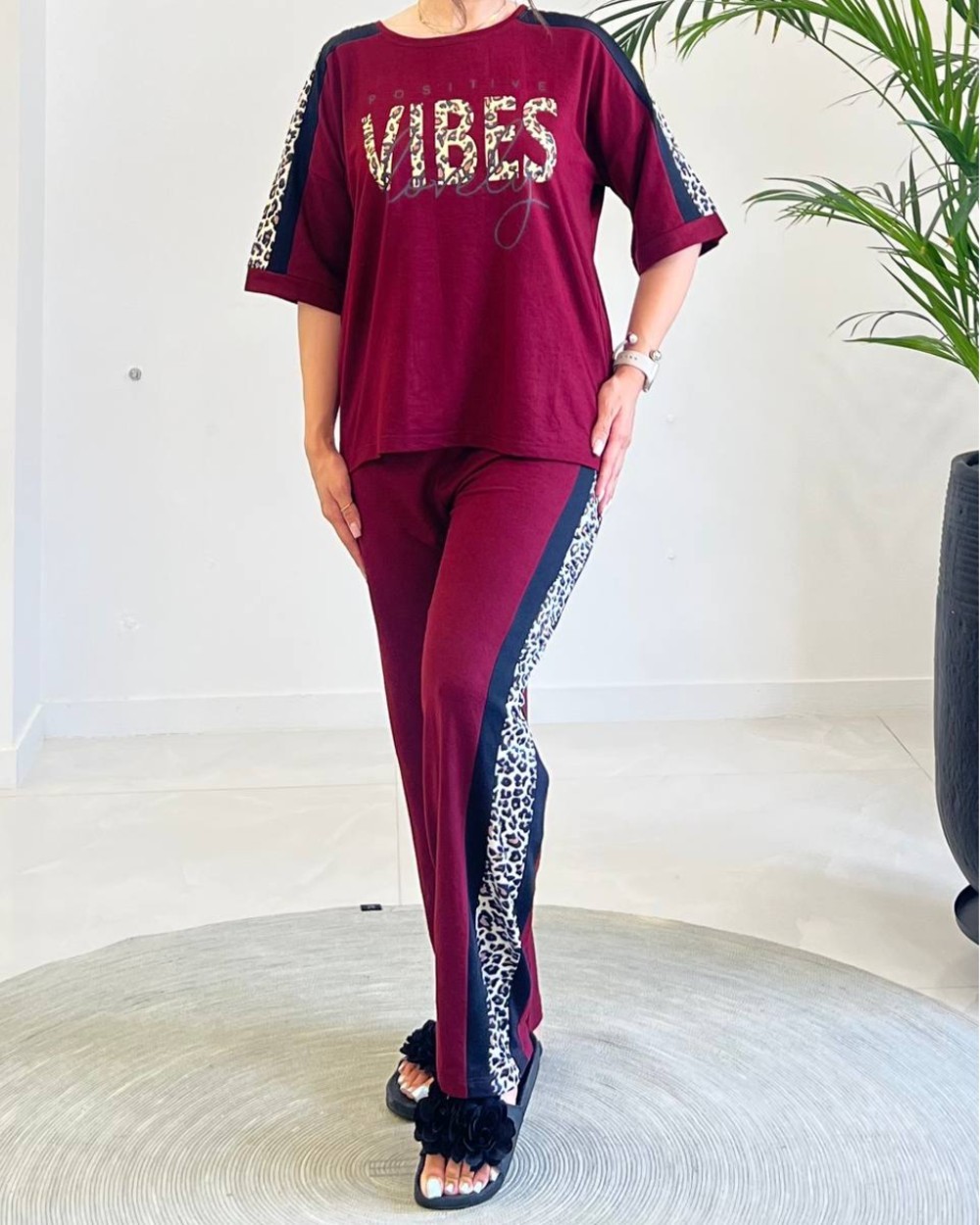 ست زنانه طرح vibes کد 10825