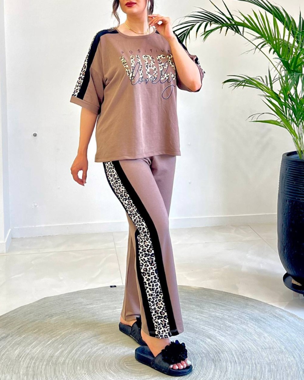 ست زنانه طرح vibes کد 10825