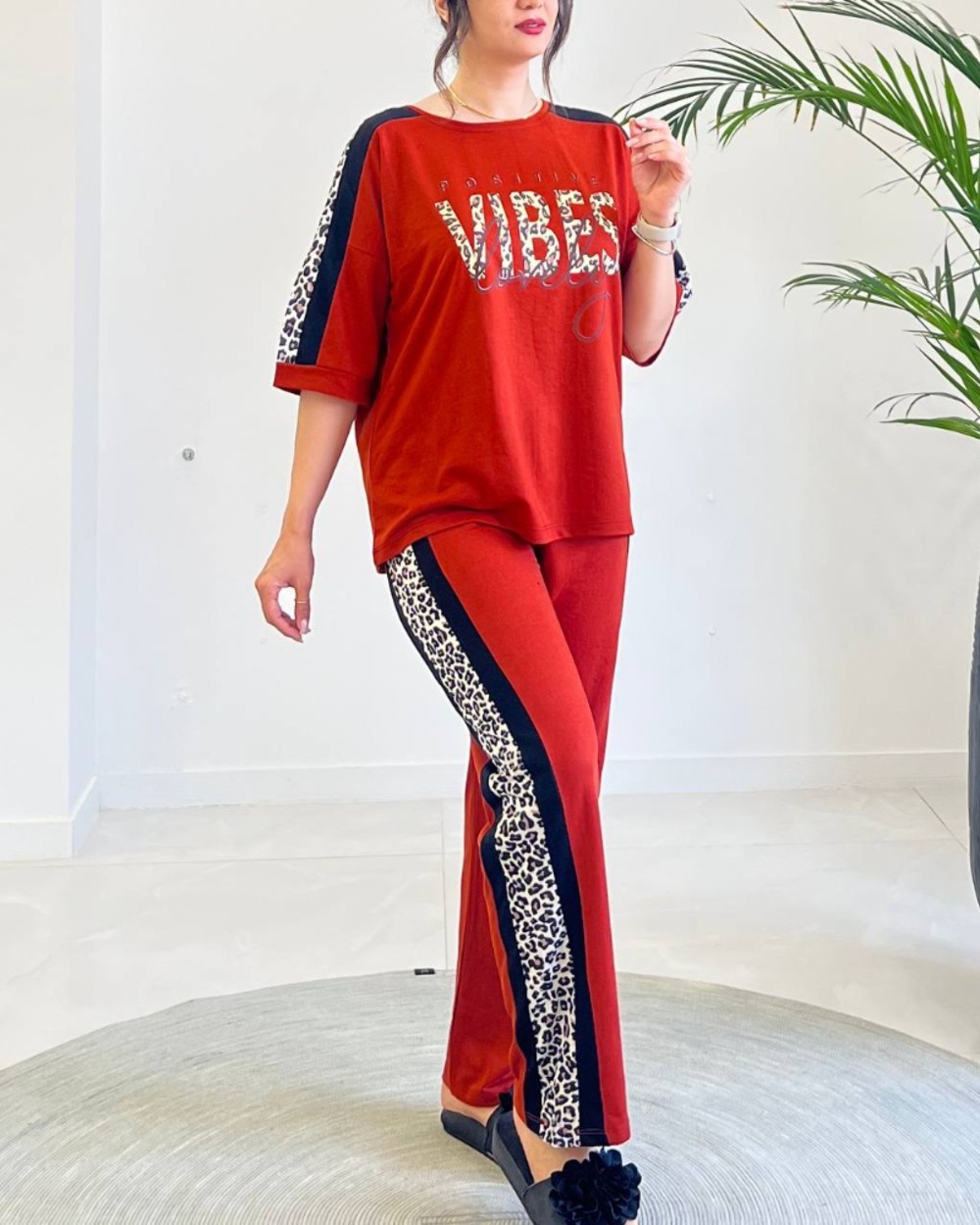 ست زنانه طرح vibes کد 10825