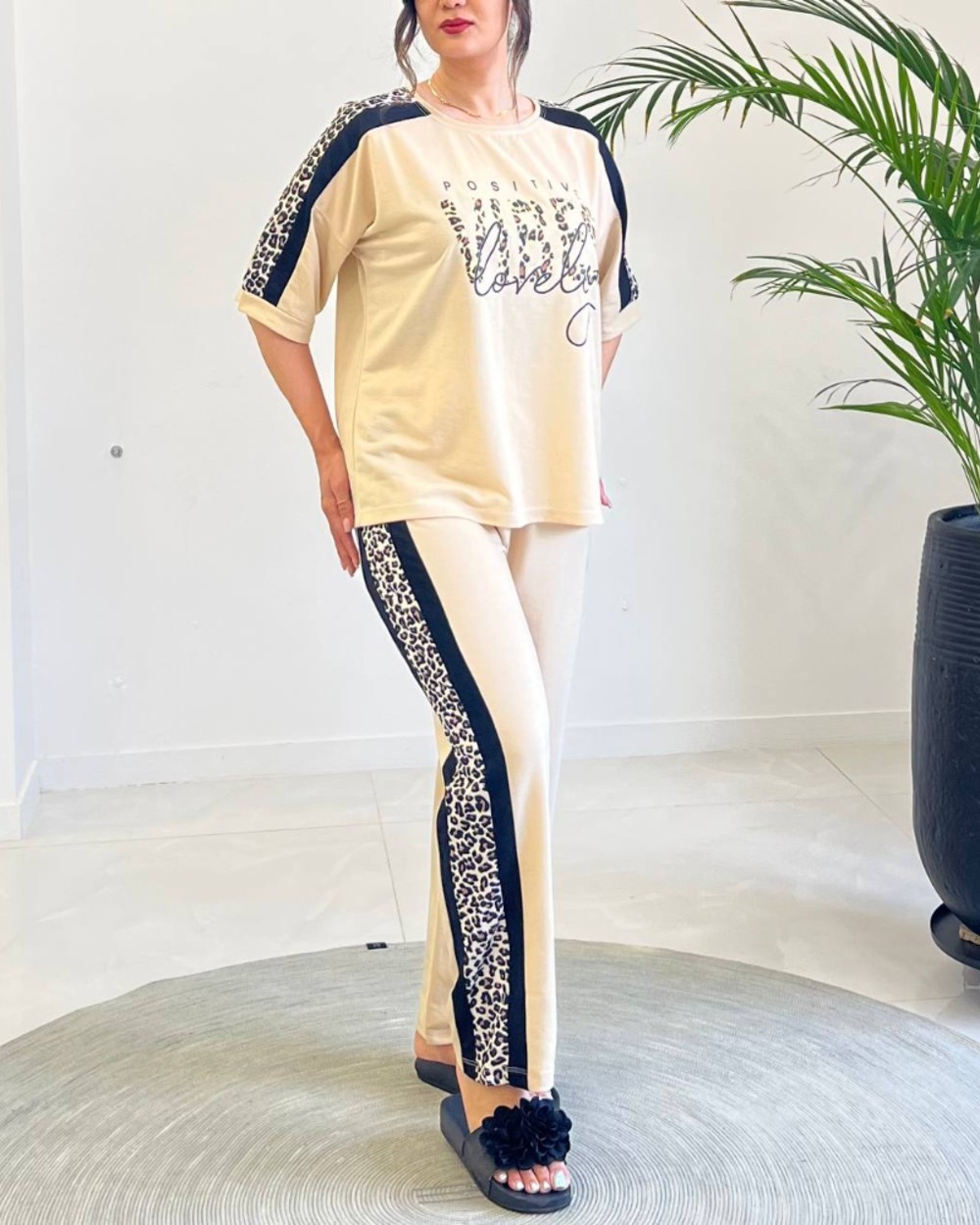 ست زنانه طرح vibes کد 10825