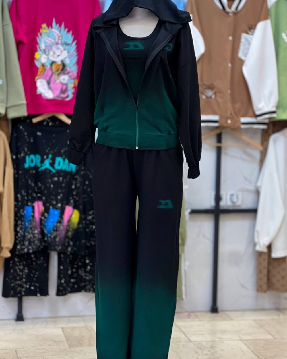 ست سه تیکه تاپ و سویشرت و شلوار