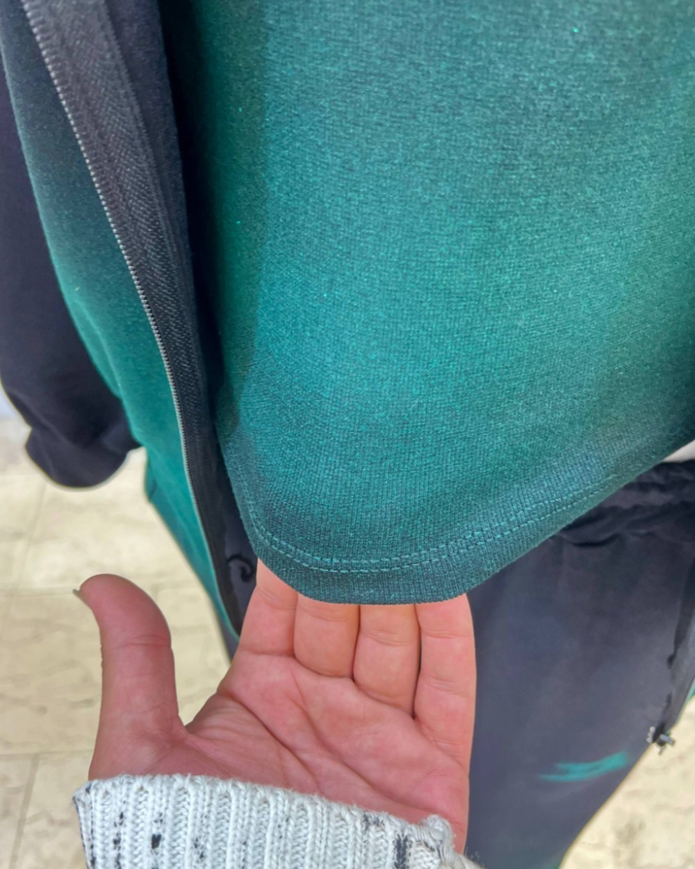 ست سه تیکه تاپ و سویشرت و شلوار