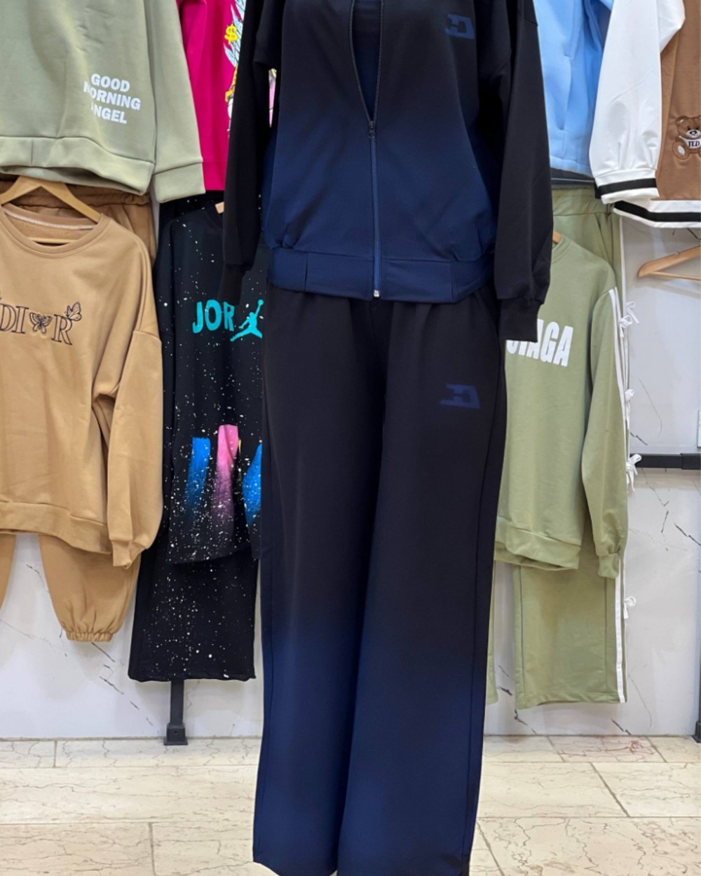 ست سه تیکه تاپ و سویشرت و شلوار